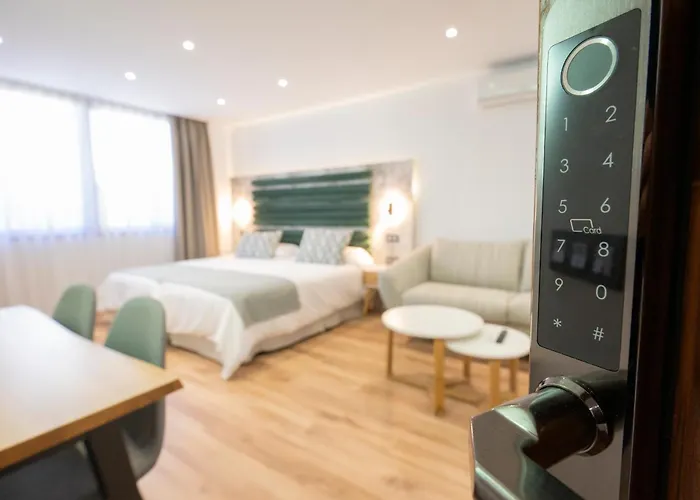 Laguna Home & Suites